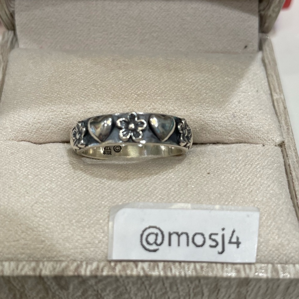 Retired James Avery Hearts & Flowers Ring